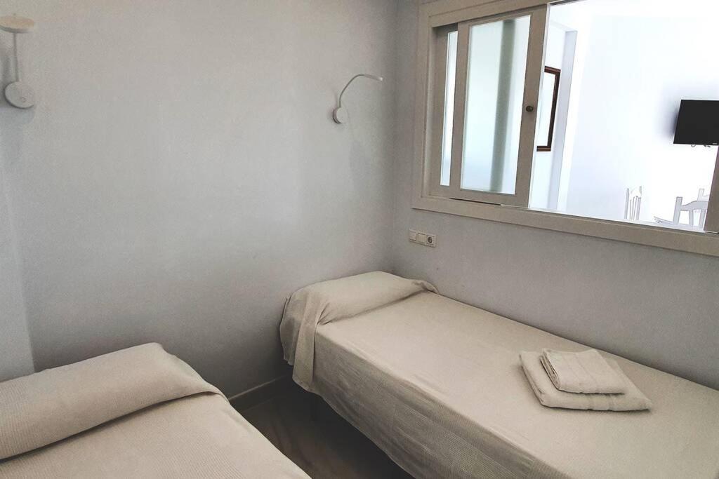 מארבלה Skol 521. Fantastic Studio On The Beachfront For Holiday Rental. מראה חיצוני תמונה