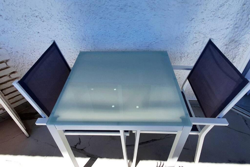 מארבלה Skol 521. Fantastic Studio On The Beachfront For Holiday Rental. מראה חיצוני תמונה