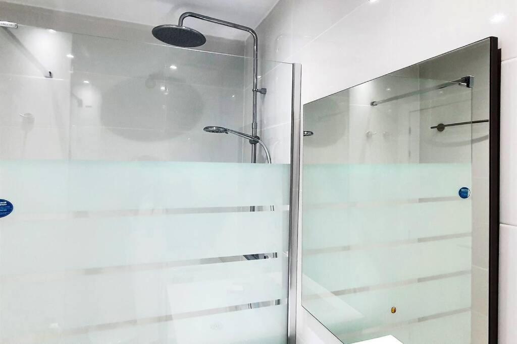 מארבלה Skol 521. Fantastic Studio On The Beachfront For Holiday Rental. מראה חיצוני תמונה